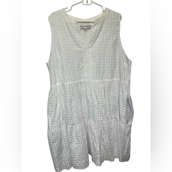 English Factory White Sleeveless V Neck Textured Dress NWOT - Picture 1 of 9